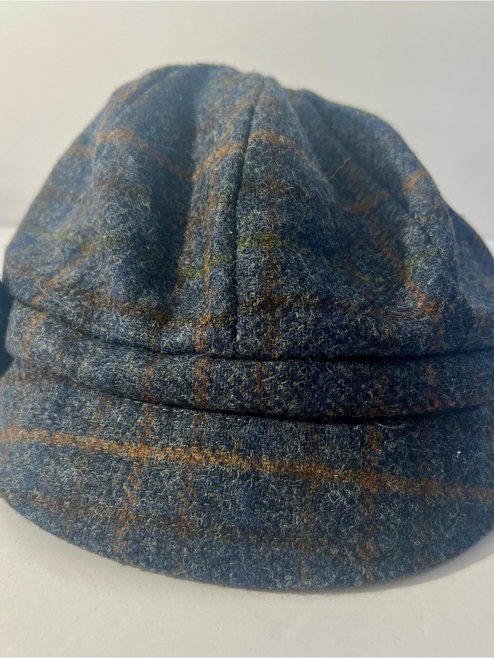 Women’s Mucros Weavers Blue & Brown Plaid Wool Newsboy Hat w/ Leather Flower